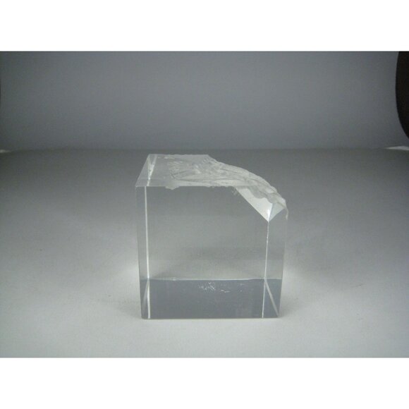 Vintage Cube Lighthouse Dekel Vintage 1978 Clear Acrylic Sculpture Paperweight - Picture 11 of 16